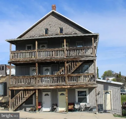 $800 | 31 East High Street, Unit 1/2, Red Lion, PA 17356