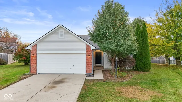 $225,000 | 5516 Alcott Circle, Indianapolis, IN 46221