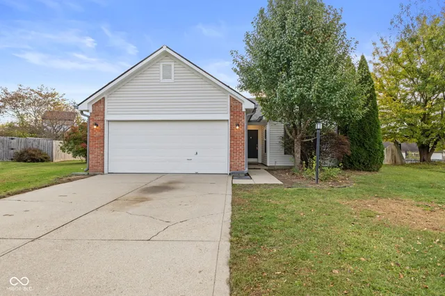 $225,000 | 5516 Alcott Circle, Indianapolis, IN 46221