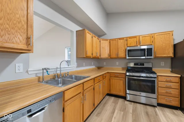 $225,000 | 5516 Alcott Circle, Indianapolis, IN 46221