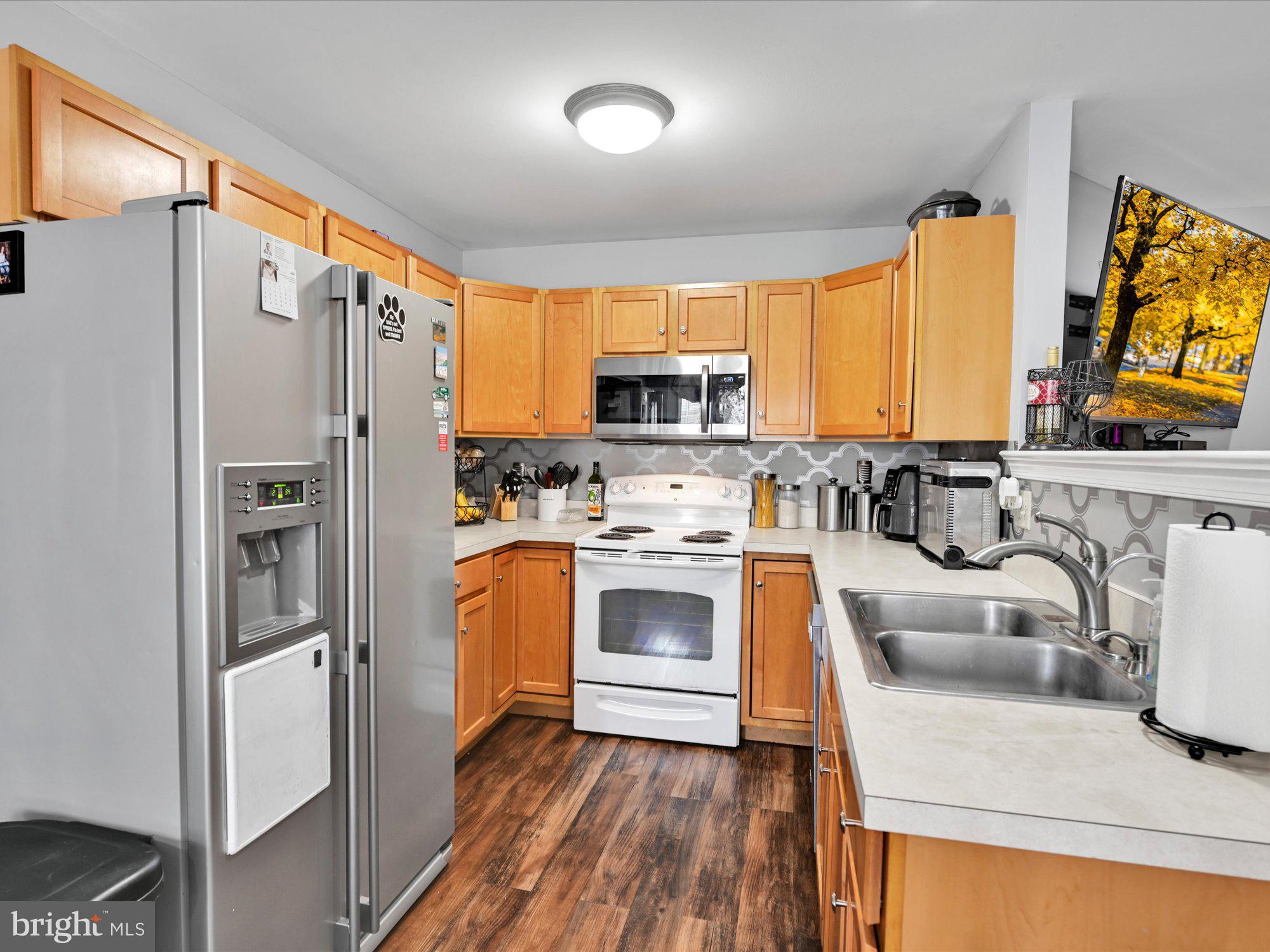 640 Chickadee Drive Lititz, PA 17543 - Photo 11 of 28