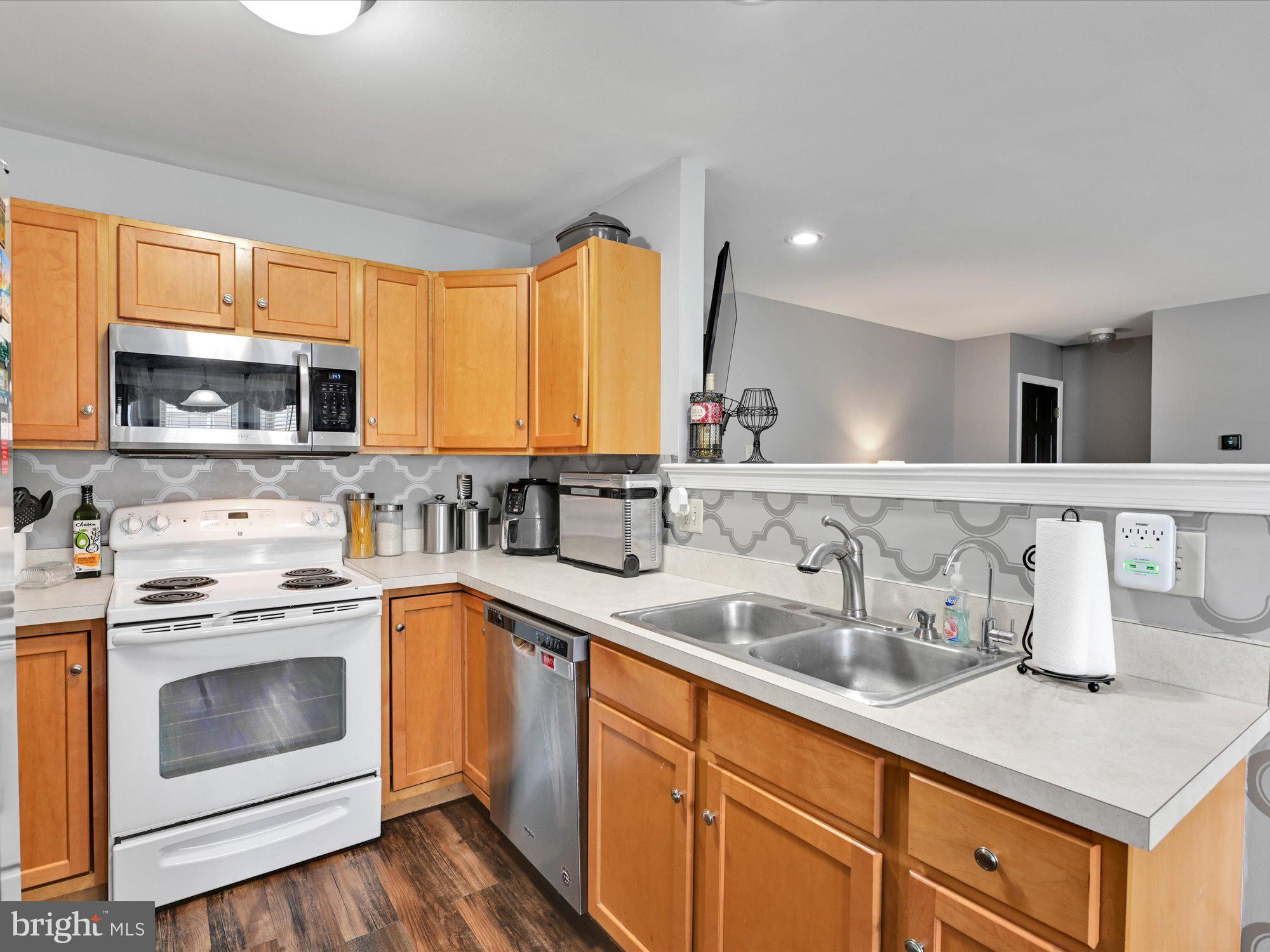 640 Chickadee Drive Lititz, PA 17543 - Photo 10 of 28