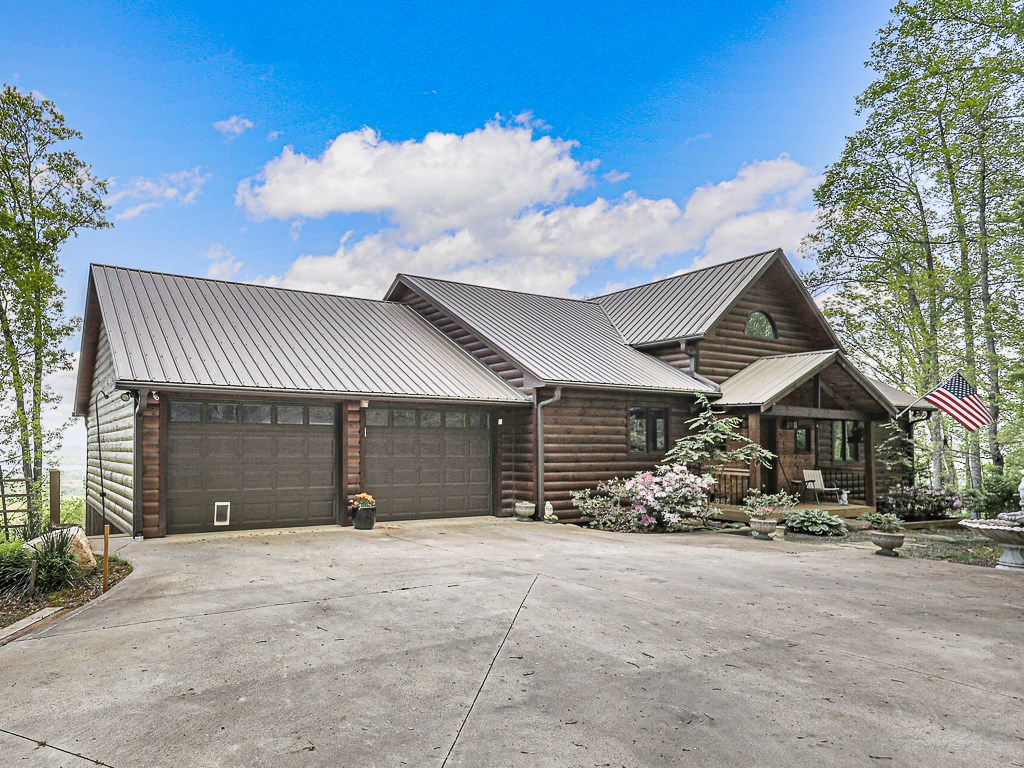 701 Lake View Drive Blue Ridge, GA 30513 - Photo 2 of 38