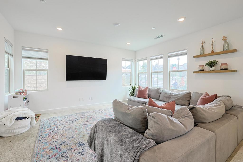 10134 Hercules Way Spring Valley, CA 91977 - Photo 16 of 32