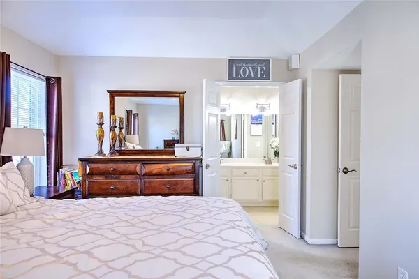 $410,000 | 626 Smithfield Road, Unit 1006, North Providence, RI 02904