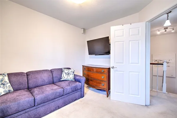 $410,000 | 626 Smithfield Road, Unit 1006, North Providence, RI 02904