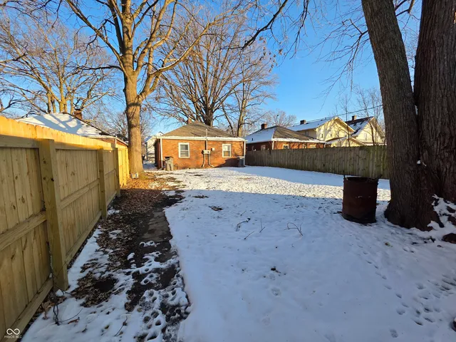 $750 | 1116 North Dearborn Street, Indianapolis, IN 46201