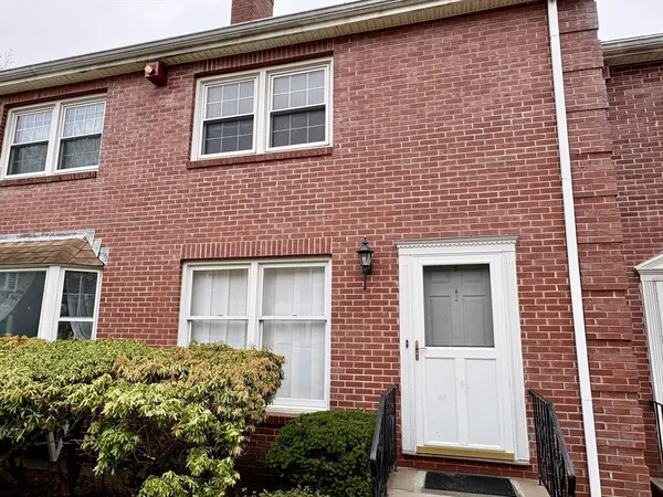 $4,000 | 224 Park Street, Unit B2, Stoneham, MA 02180