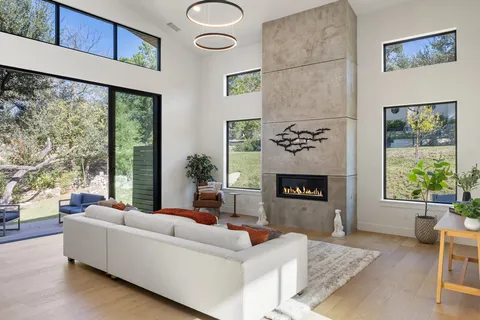 $1,349,900 | 419 Hazeltine Drive, Lakeway, TX 78734