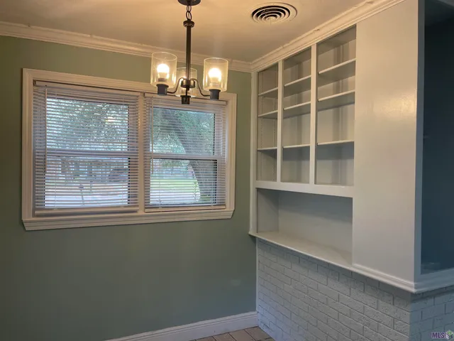 $1,400 | 2011 Park Drive, Baton Rouge, LA 70819