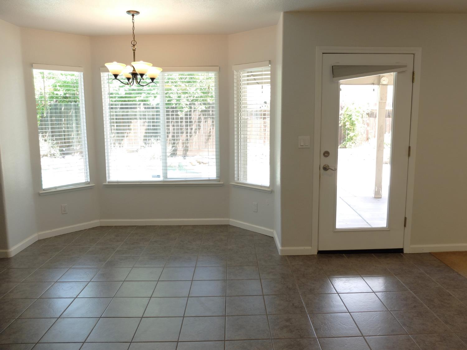 3304 Cardinal Flower Avenue Modesto, CA 95355 - Photo 11 of 48