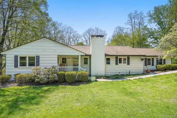 $1,300,000 | 19 Skyview Drive, Armonk, NY 10504