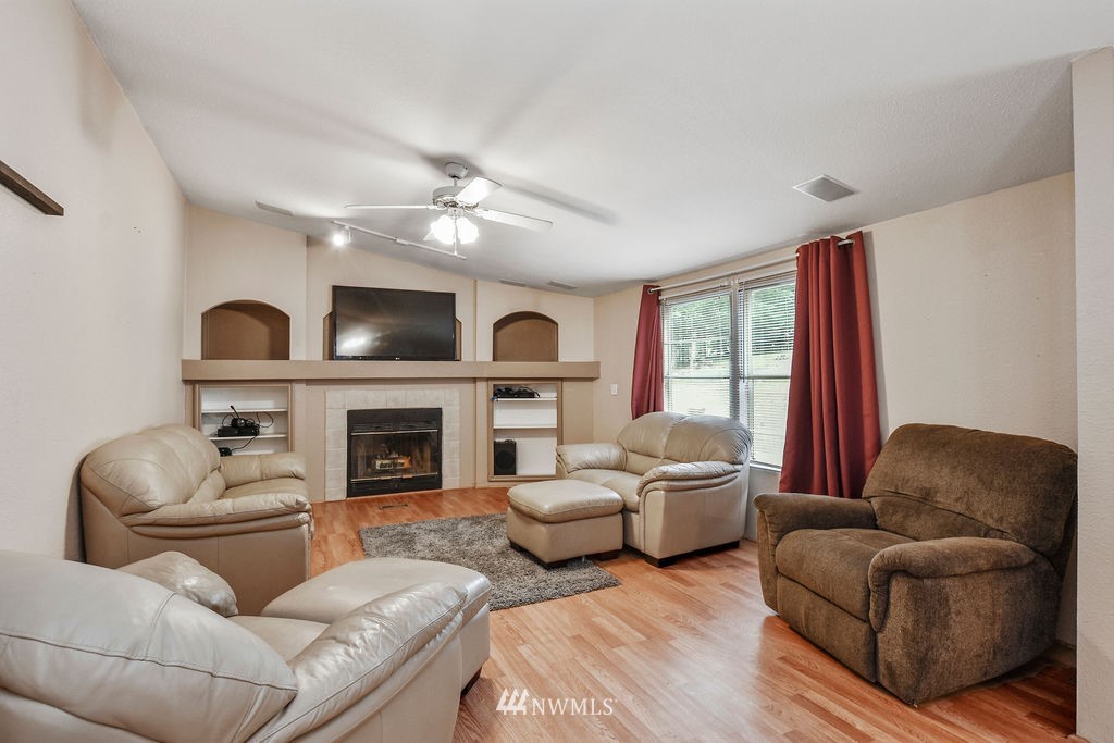 145 Cobblestone Road Kalama, WA 98625 - Photo 2 of 25 Gallery Image 2