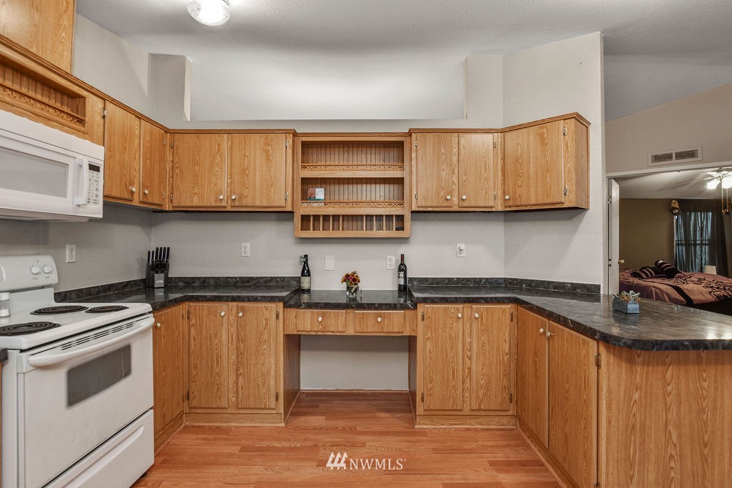 145 Cobblestone Road Kalama, WA 98625 - Photo 5 of 25 Gallery Image 5