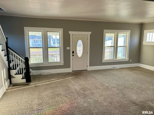 $209,900 | 224 West Greenwood Avenue, Jacksonville, IL 62650