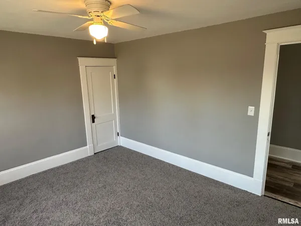 $209,900 | 224 West Greenwood Avenue, Jacksonville, IL 62650