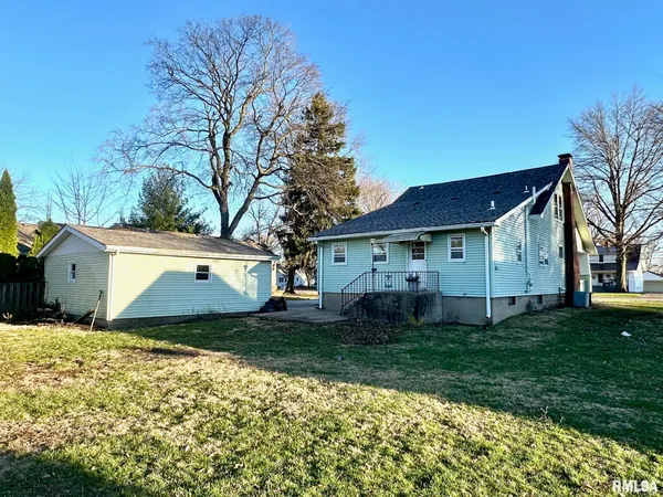$209,900 | 224 West Greenwood Avenue, Jacksonville, IL 62650