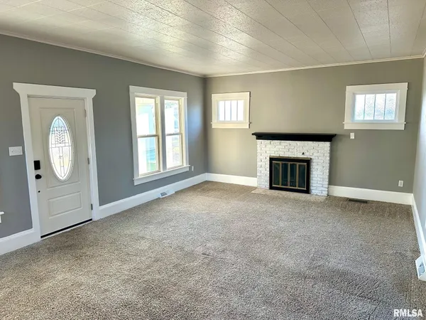 $209,900 | 224 West Greenwood Avenue, Jacksonville, IL 62650