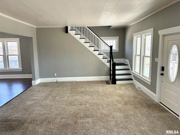 $209,900 | 224 West Greenwood Avenue, Jacksonville, IL 62650