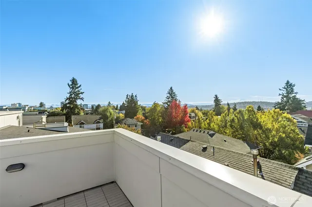 $1,050,000 | 4411 Meridian Avenue North, Seattle, WA 98103