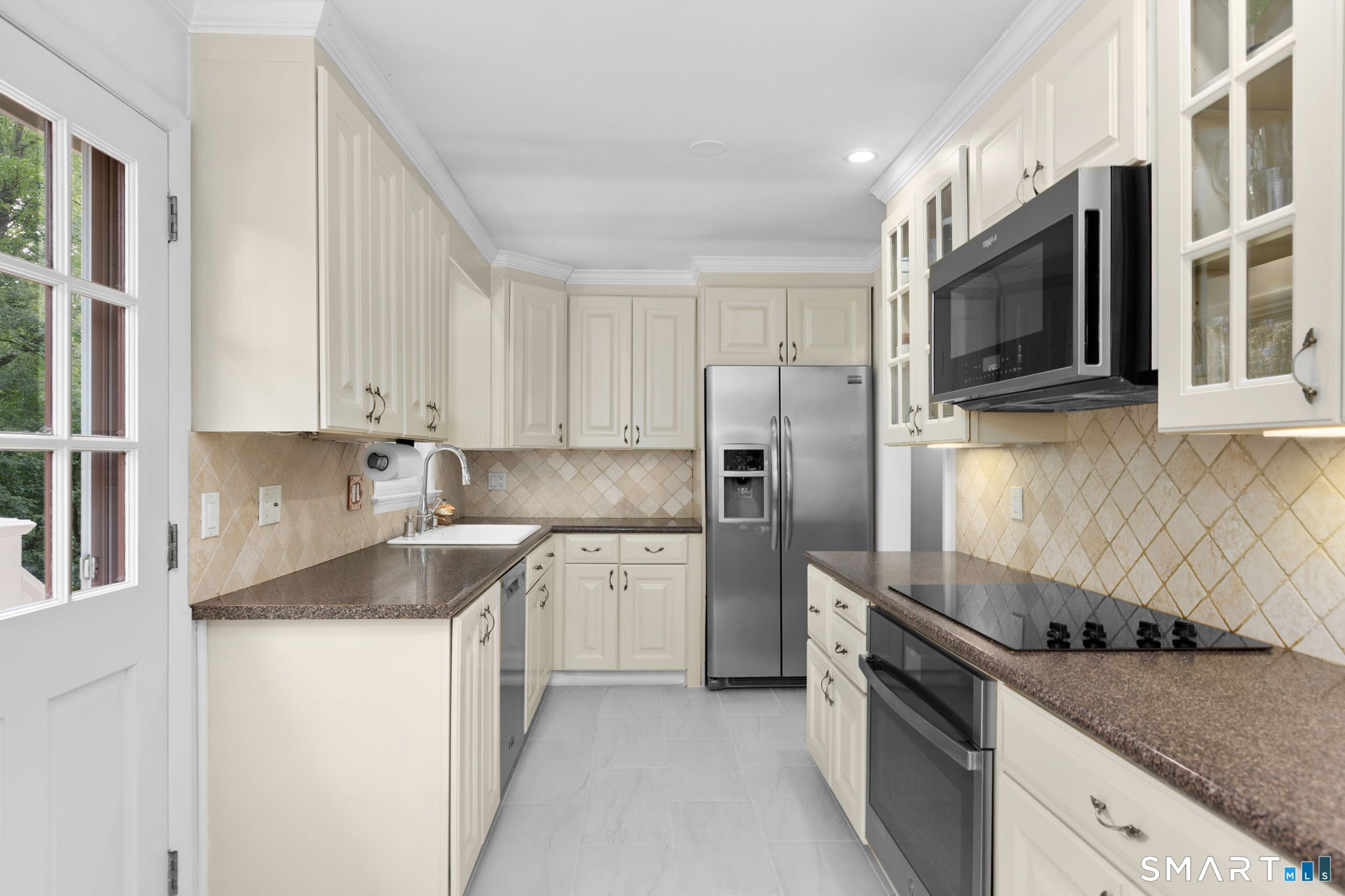 52 Devils Garden Road Norwalk, CT 06854 - Photo 10 of 23 Gallery Image 10
