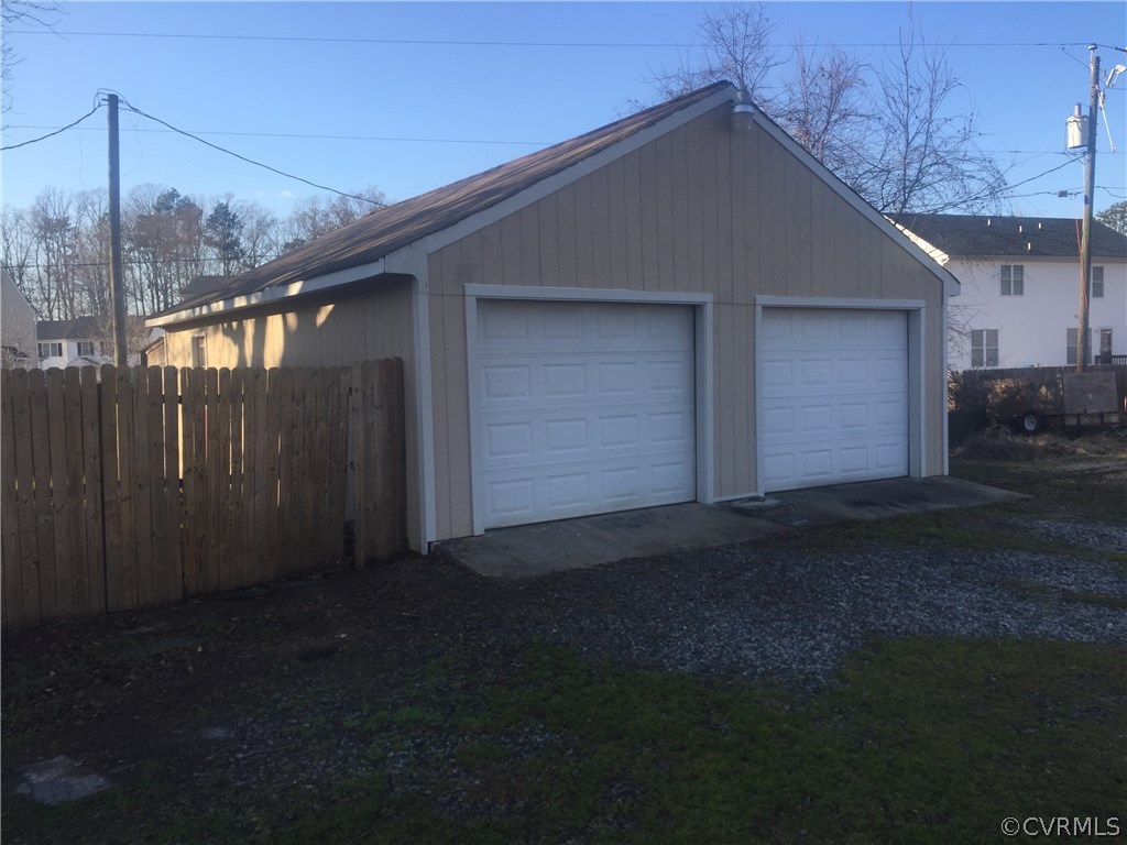 3500 Respess Road Midlothian, VA 23112 - Photo 2 of 16 a backyard of a house