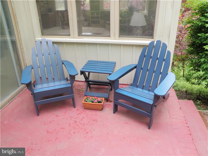 894 Frank Road West Chester, PA 19380 - Photo 2 of 25 Deck