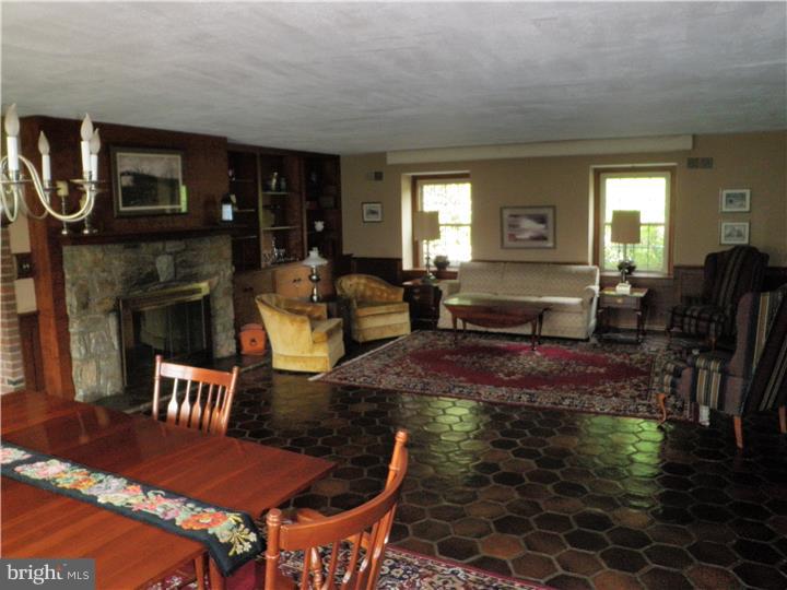 894 Frank Road West Chester, PA 19380 - Photo 14 of 25 Living Room
