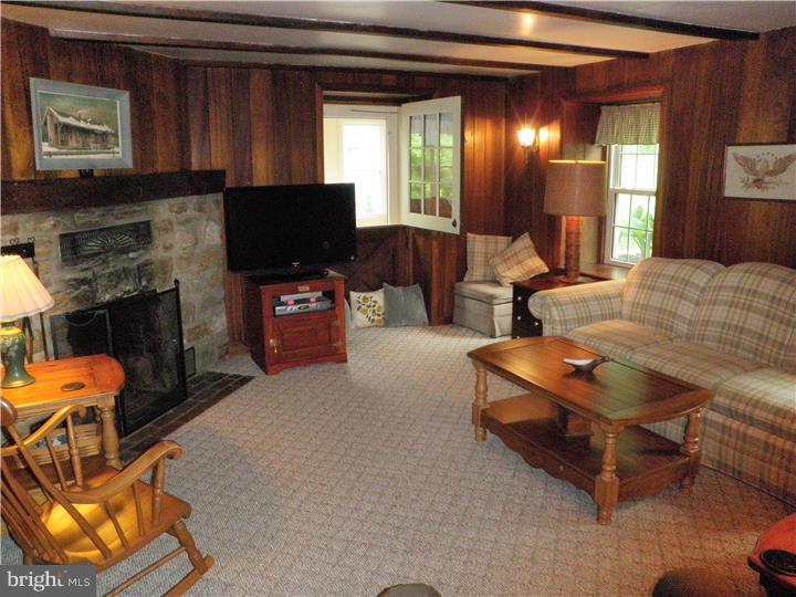 894 Frank Road West Chester, PA 19380 - Photo 17 of 25 Family Room