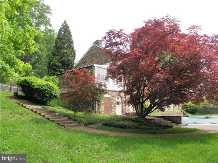 894 Frank Road West Chester, PA 19380 - Photo 4 of 25 View in Back