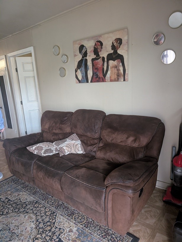3626 Corder Street Houston, TX 77021 - Photo 4 of 6 a living room with furniture