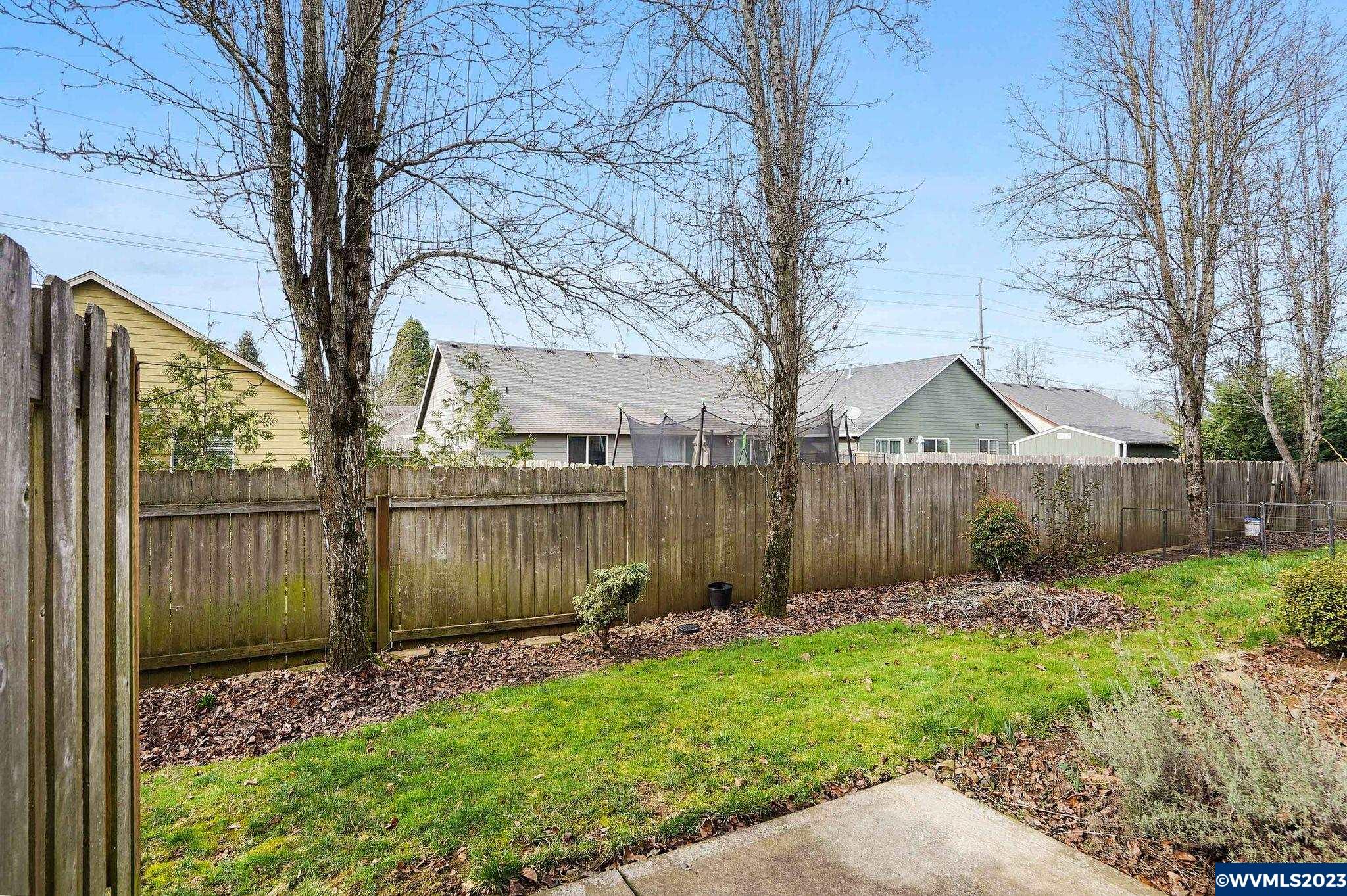 211 Silver Street Silverton, OR 97381 - Photo 29 of 32