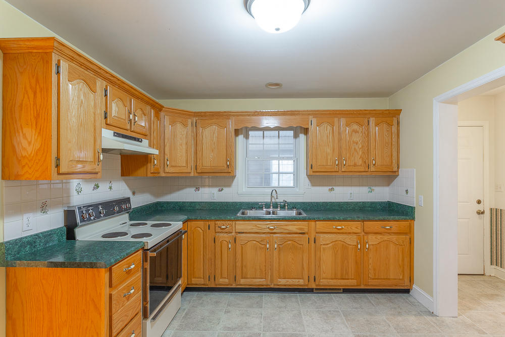 181 Mullins Way Dalton, GA 30721 - Photo 8 of 21 181 Mullins Way HD -10