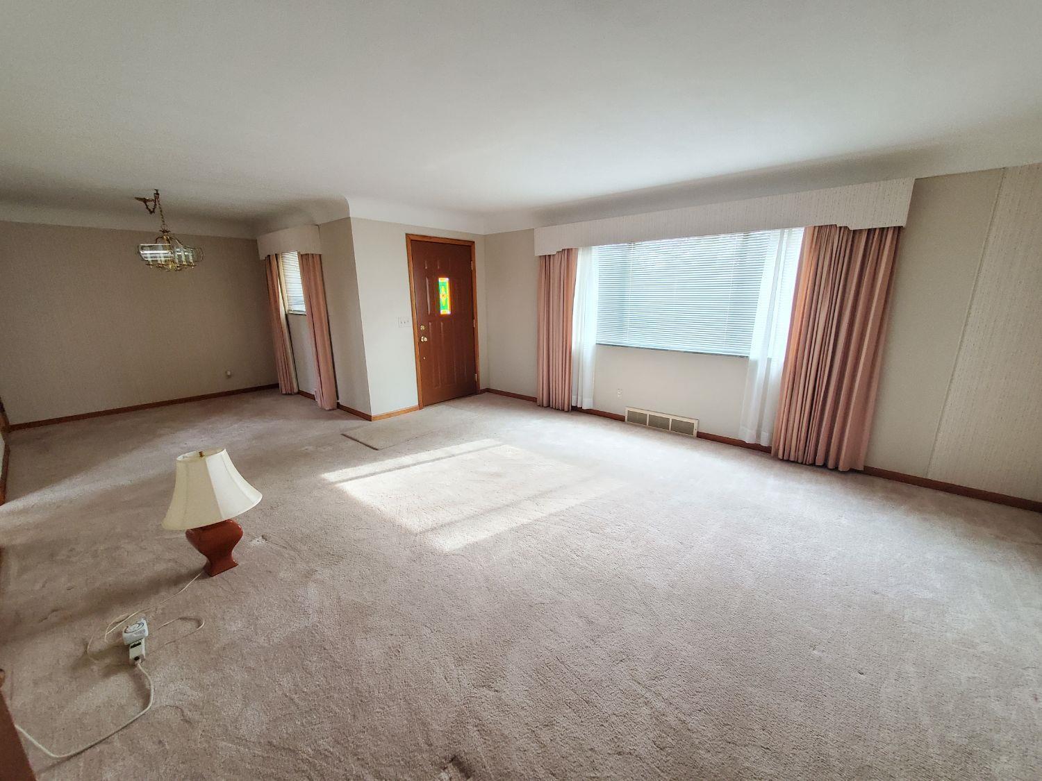 4812 Boomer Road Cincinnati, OH 45247 - Photo 8 of 18