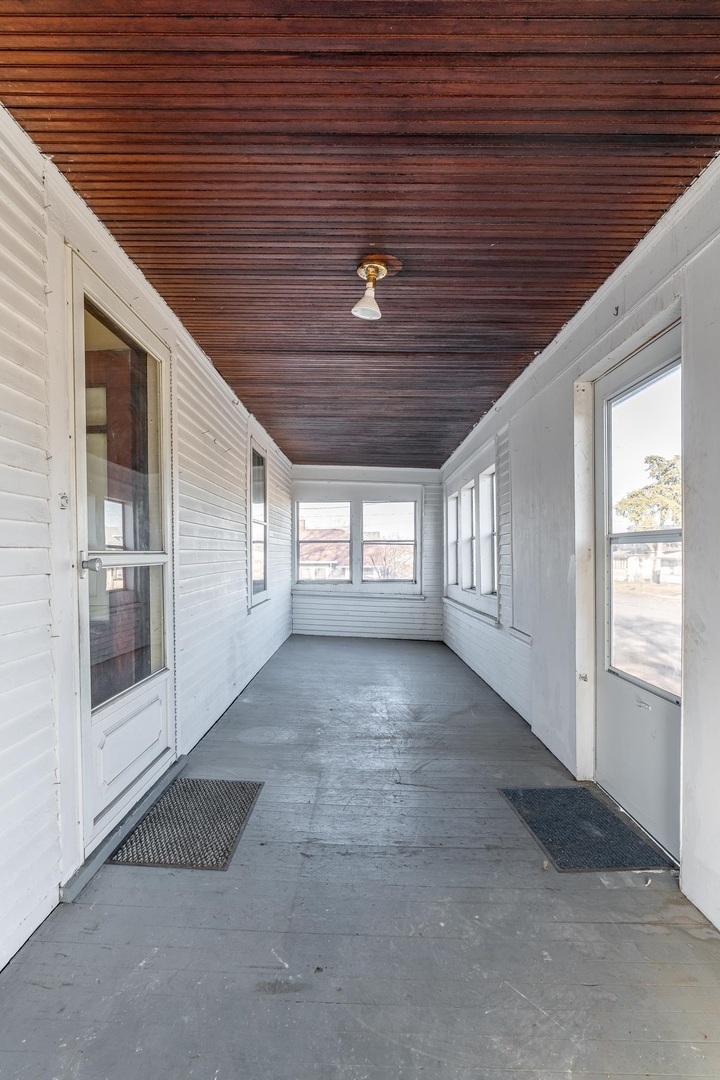 1320 11th Street Rock Island, IL 61201 - Photo 15 of 16 a view of livingroom with an empty space