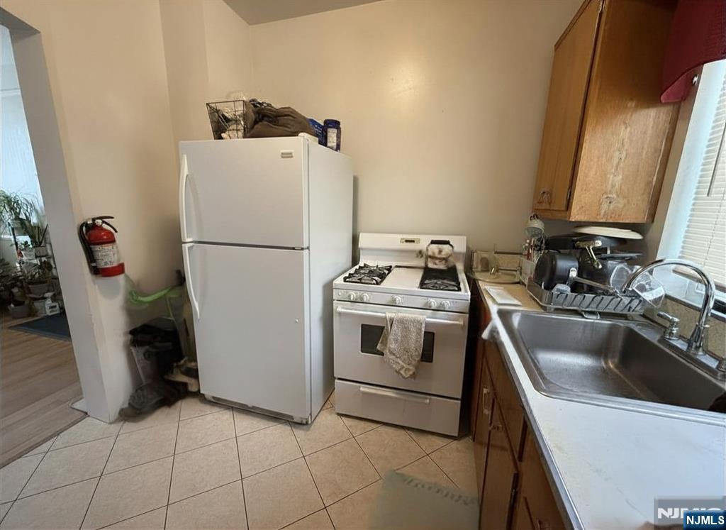 112 Division Avenue, Unit 2 Garfield, NJ 07026 - Photo 5 of 13