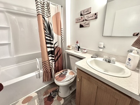 460 Asbury Ridge, Unit 460 Shelton, CT 06484 - Photo 8 of 19 Bathroom