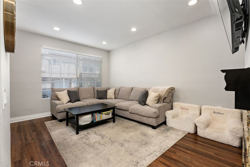 254 Pasto Rico Rancho Santa Margarita, CA 92688 - Photo 6 of 30 Living Room