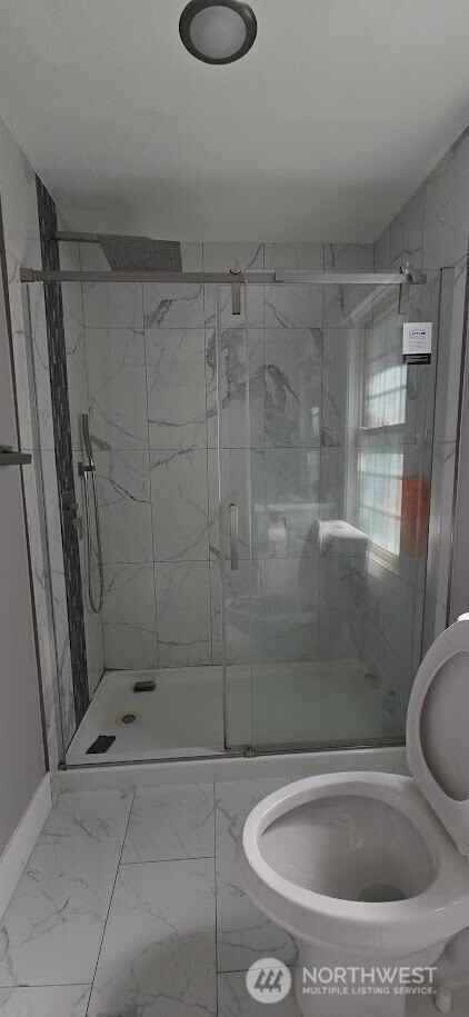 12053 70th Avenue South Seattle, WA 98178 - Photo 10 of 23