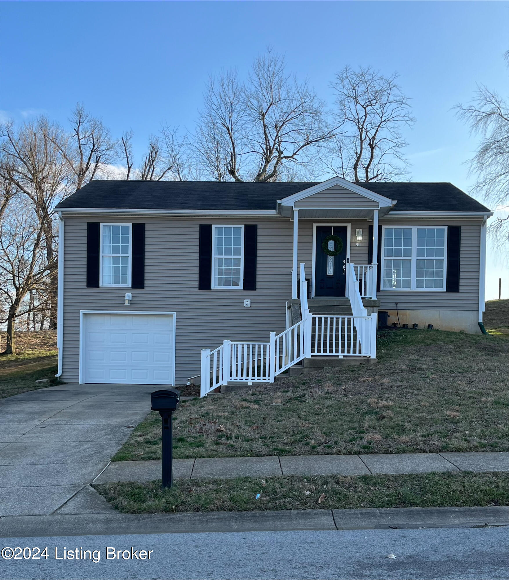208 Vineyard Road Elizabethtown, KY 42701 - Photo 1 of 18 FRONT VIEW