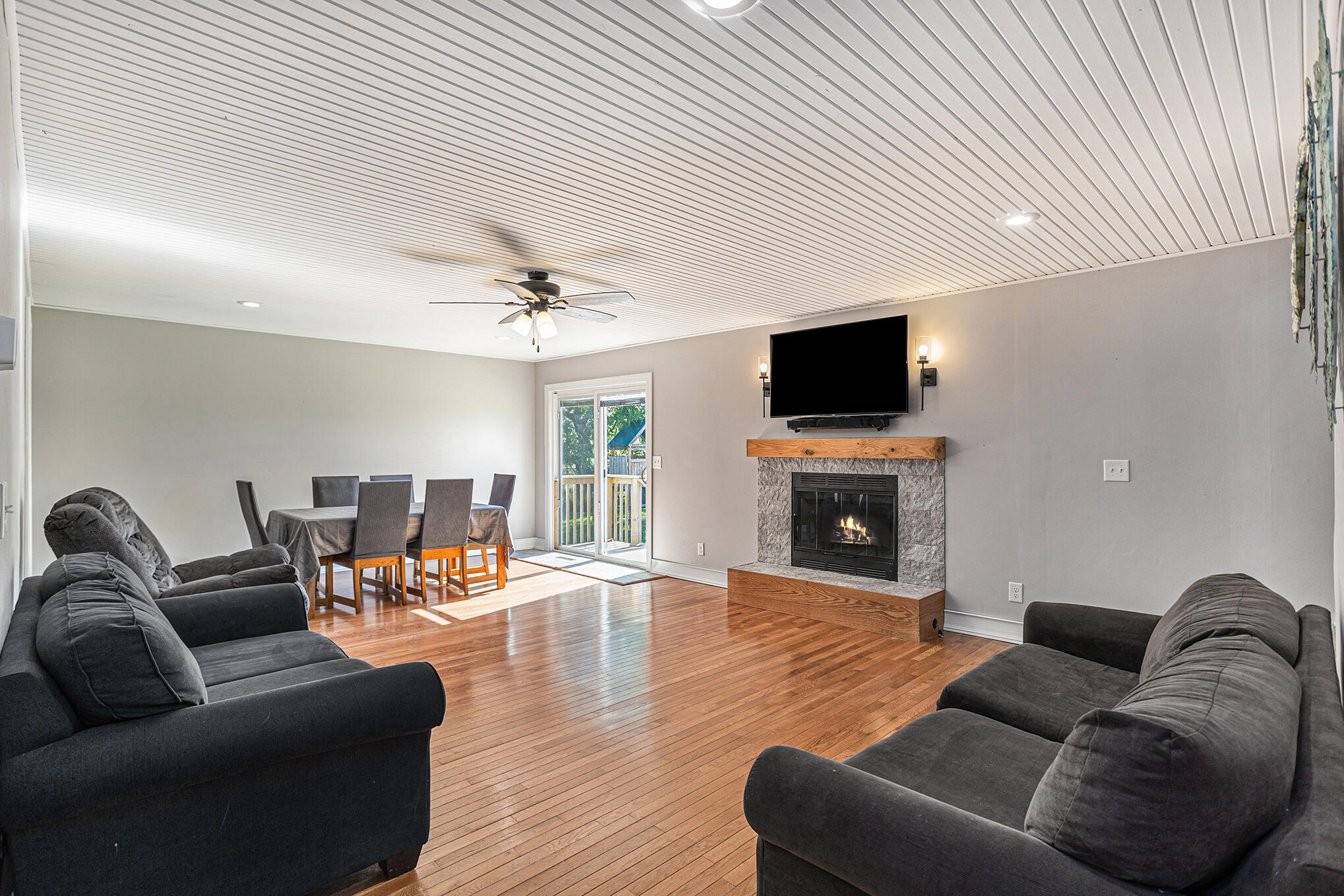 15323 Jenkins Road Bellevue, MI 49021 - Photo 3 of 36 004_15323_jenkins_rd_bellevue_mi_49021-1
