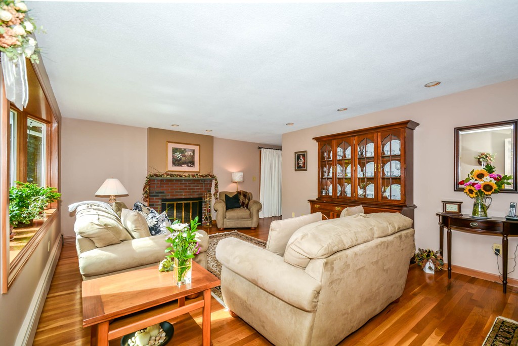 36 Colonial Drive Reading, MA 01867 - Photo 2 of 23 Gallery Image 2