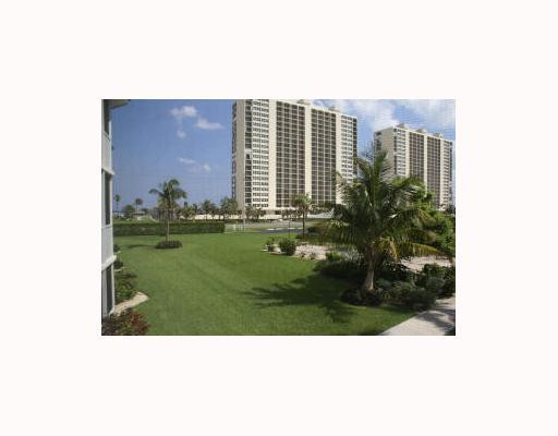 2700 Banyan Road, Unit 25C Boca Raton, FL 33432 - Photo 2 of 2 Exterior Front
