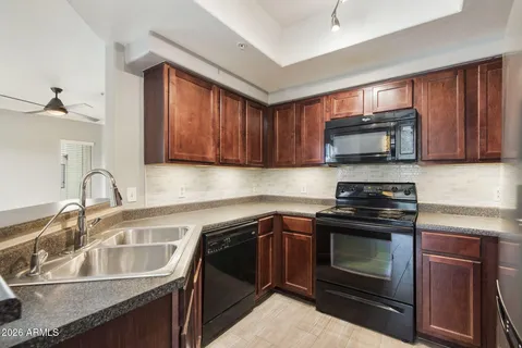 $289,999 | 750 East Northern Avenue, Unit 2051, Phoenix, AZ 85020