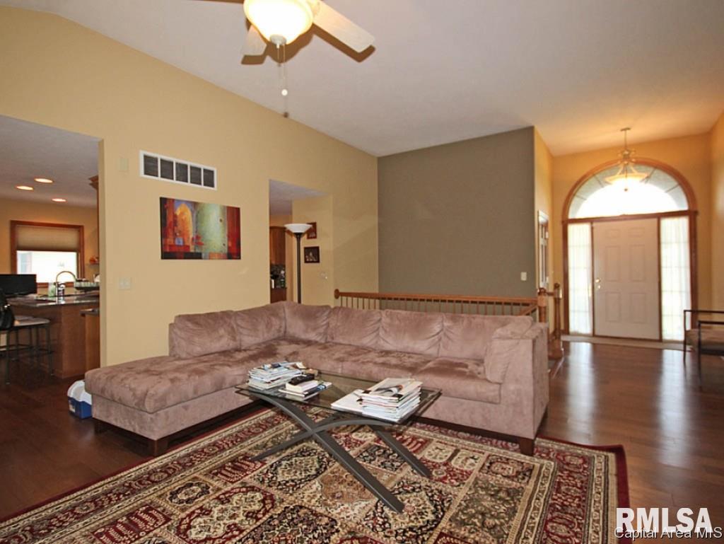 4660 Svenson Drive Springfield, IL 62711 - Photo 2 of 31 Gallery Image 2
