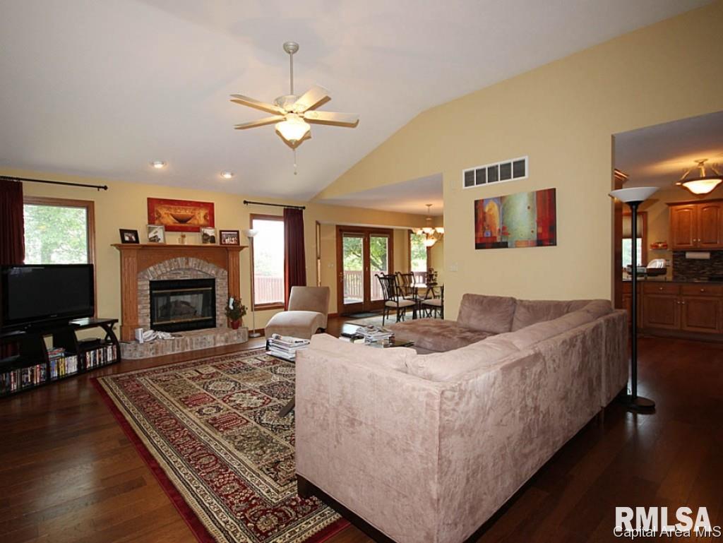 4660 Svenson Drive Springfield, IL 62711 - Photo 4 of 31 Gallery Image 4