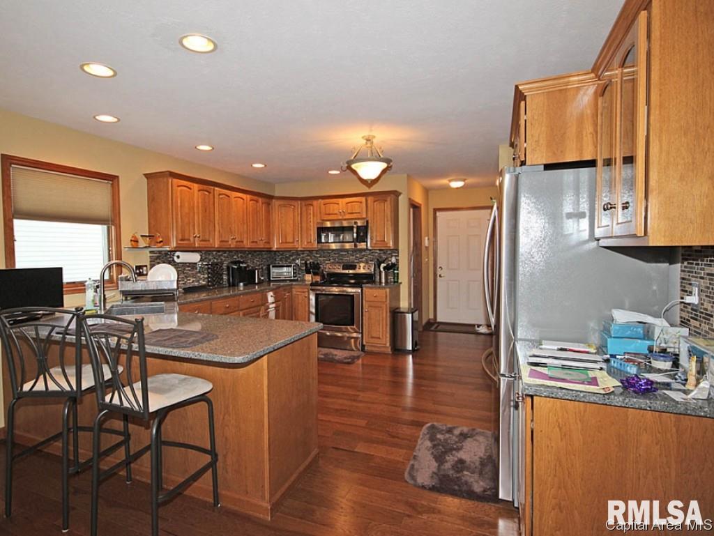 4660 Svenson Drive Springfield, IL 62711 - Photo 9 of 31 Gallery Image 9