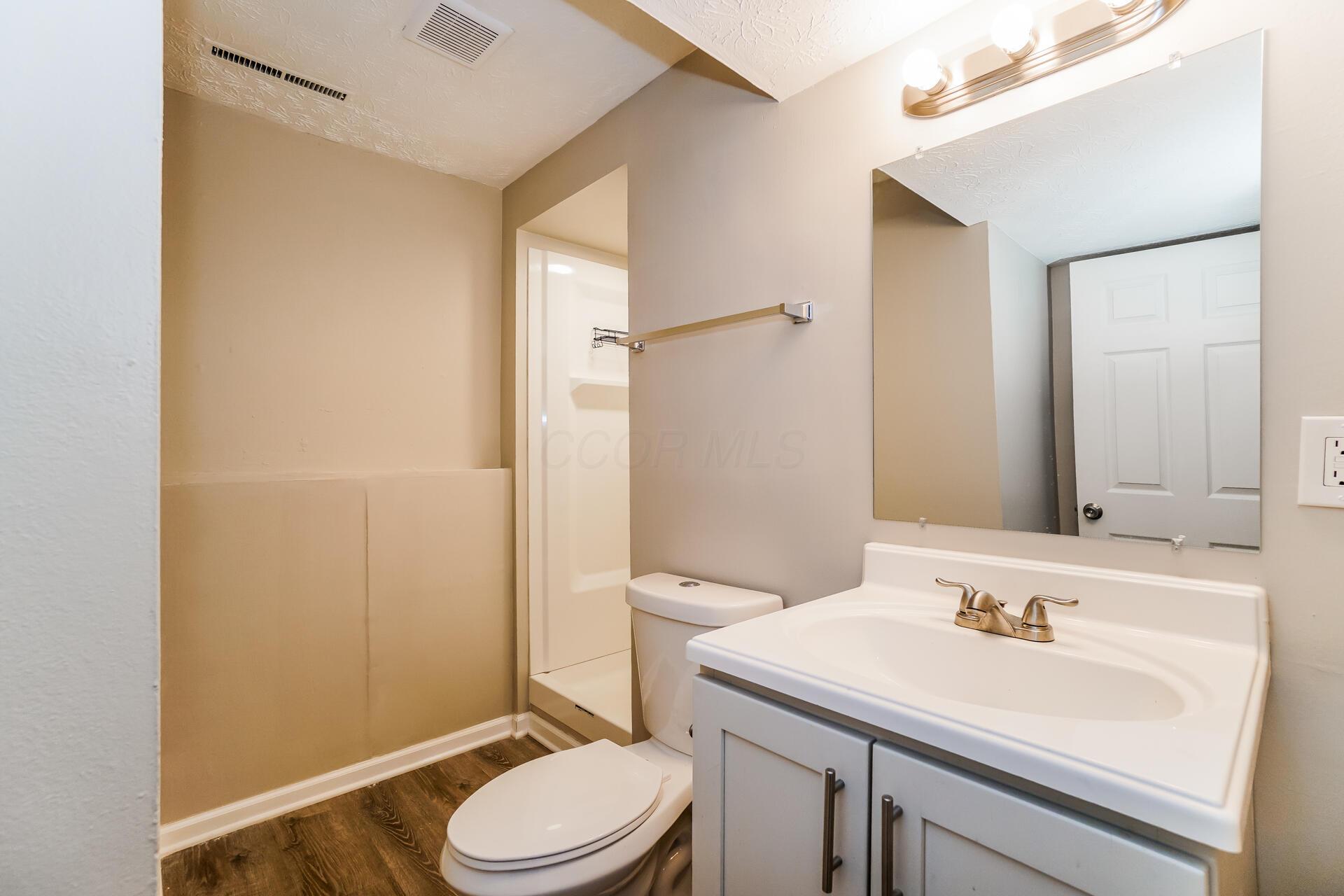 3000 Renfro Road Columbus, OH 43232 - Photo 12 of 15 12 Bathroom