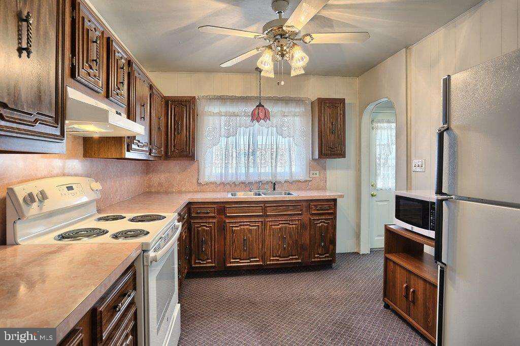 1856 Rosedale Avenue Middletown, PA 17057 - Photo 5 of 25 Gallery Image 5