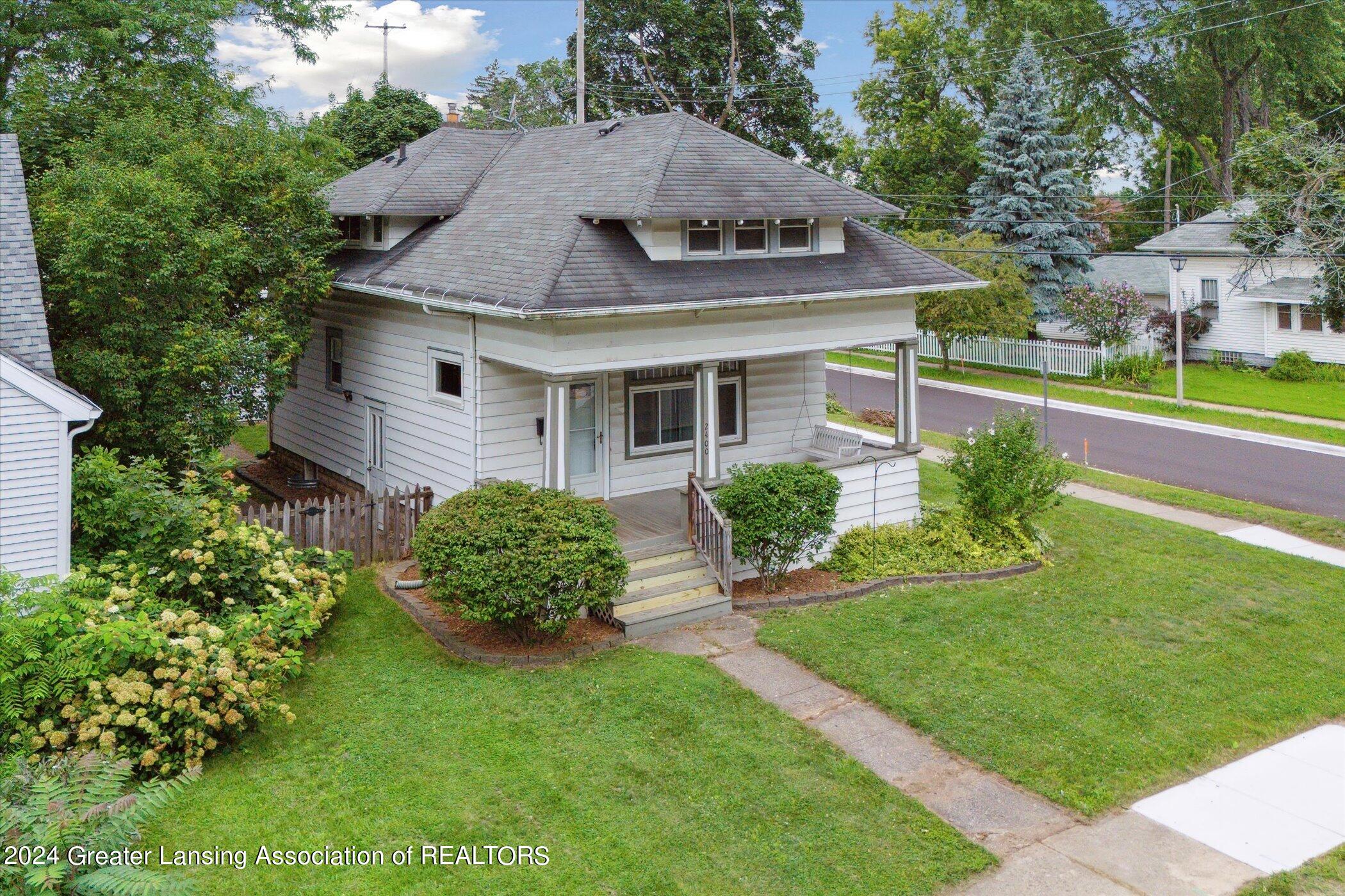 2400 Strathmore Road Lansing, MI 48910 - Photo 2 of 44 01-2400-Strathmore-Rd-Lansing-MI-48910-W